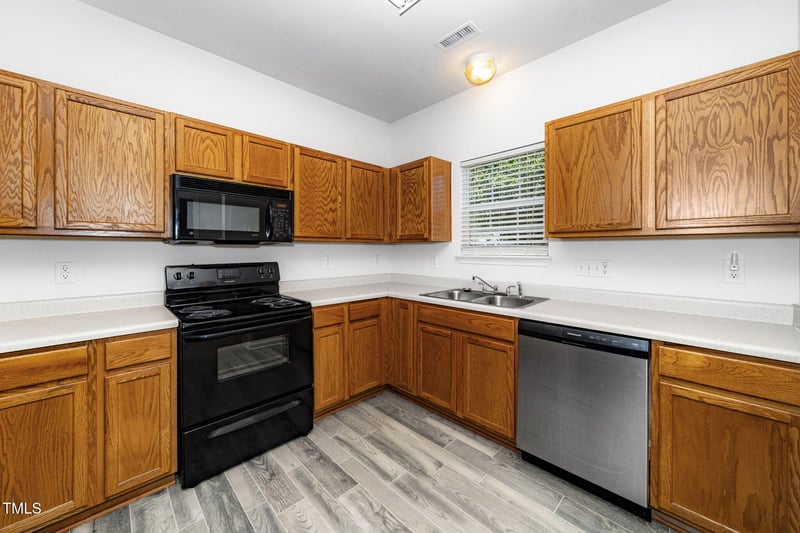 524 Summer Breeze Dr, Durham, NC 27704
