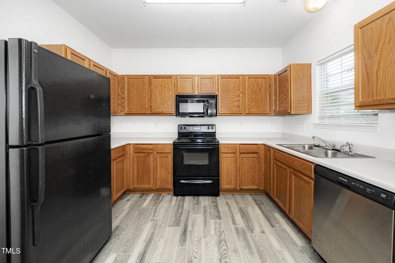 524 Summer Breeze Dr, Durham, NC 27704