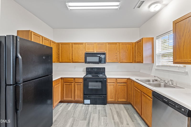 524 Summer Breeze Dr, Durham, NC 27704