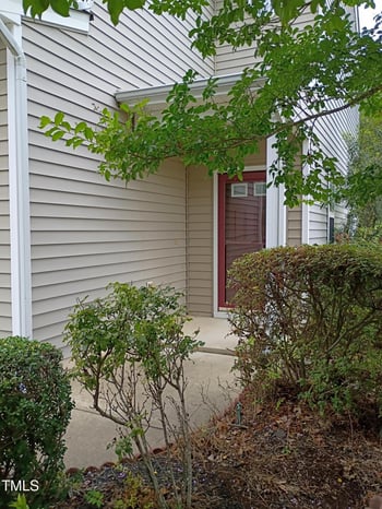 524 Woodson Dr, Clayton, NC 27527