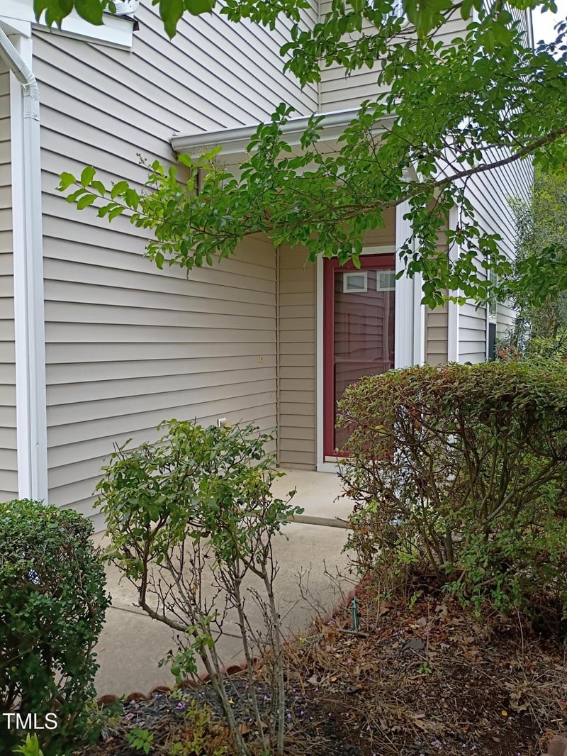 524 Woodson Dr, Clayton, NC 27527