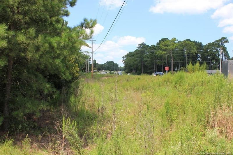 5242 Fisher Rd, Fayetteville, NC 28304