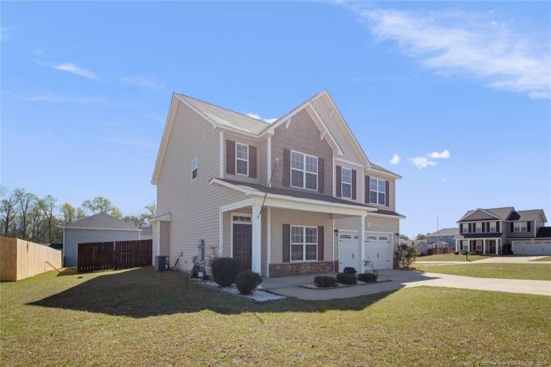5249 Goshawk Dr, Hope Mills, NC 28348