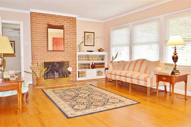 5249 Vann St, Raleigh, NC 27606