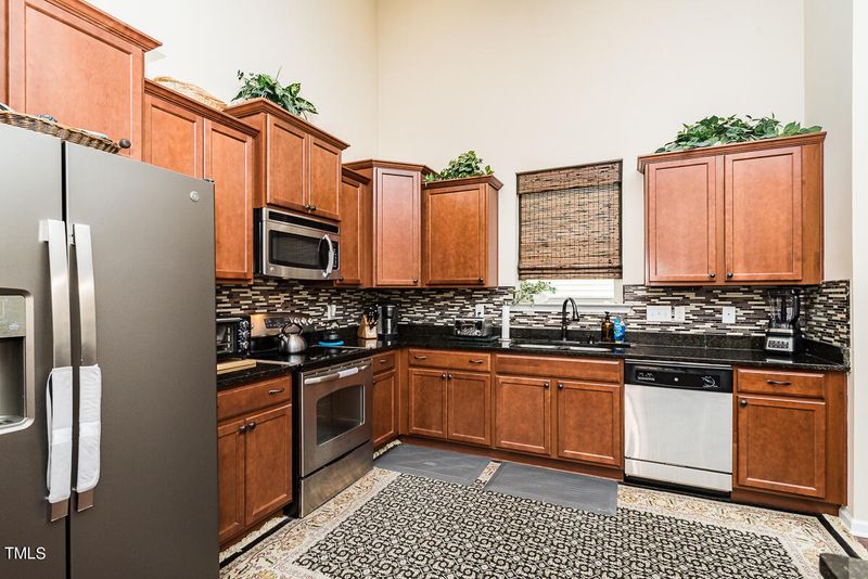 525 Applecross Dr, Mebane, NC 27302