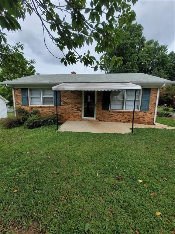 525 Arden St, Burlington, NC 27215