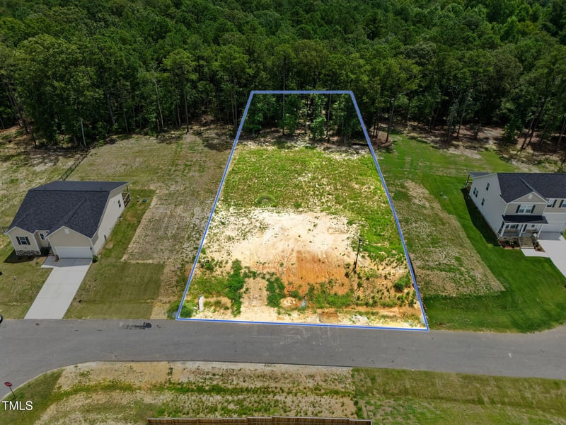 525 Barnes Landing Dr, Four Oaks, NC 27524
