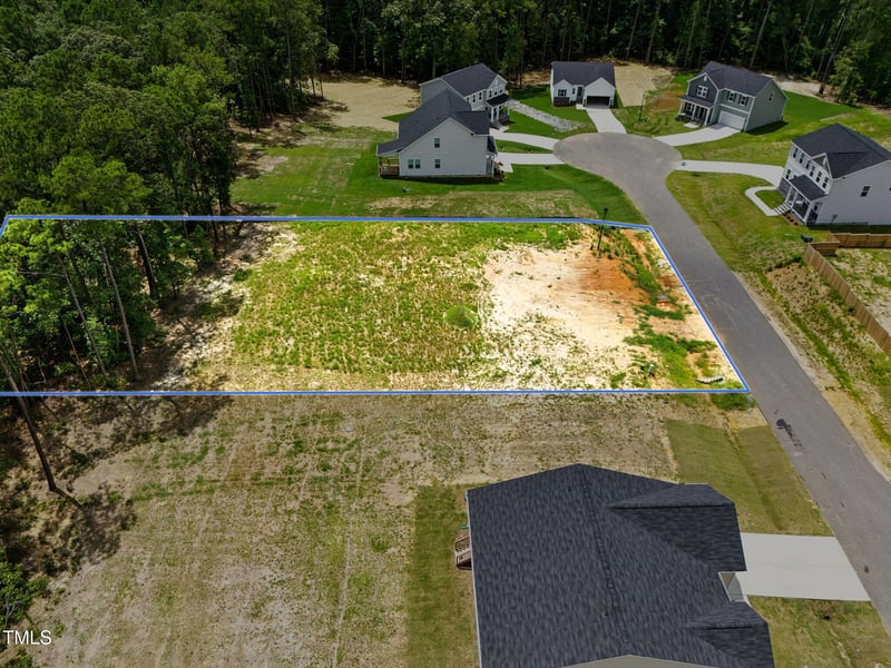 525 Barnes Landing Dr, Four Oaks, NC 27524