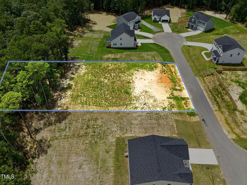 525 Barnes Landing Dr, Four Oaks, NC 27524