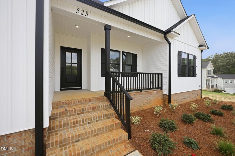 525 Barnes Landing Dr, Four Oaks, NC 27524