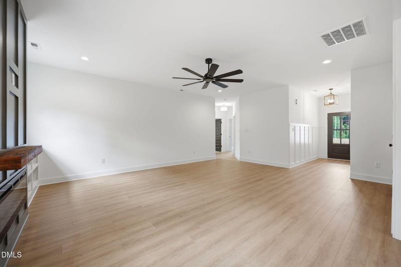 525 Barnes Landing Dr, Four Oaks, NC 27524