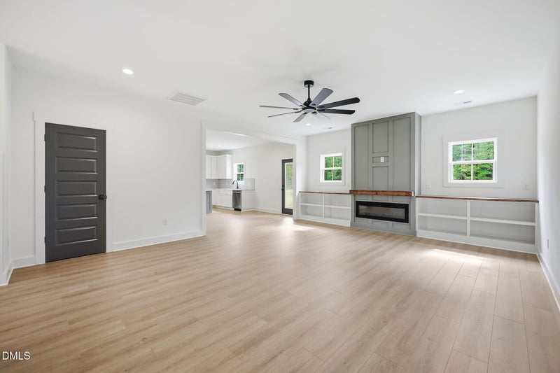 525 Barnes Landing Dr, Four Oaks, NC 27524