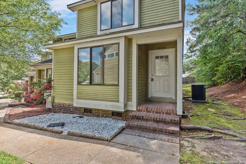 525 Cypress Trace Dr, Fayetteville, NC 28314
