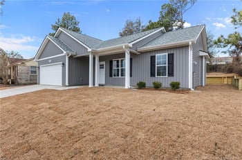 525 Deerpath Dr, Fayetteville, NC 28311