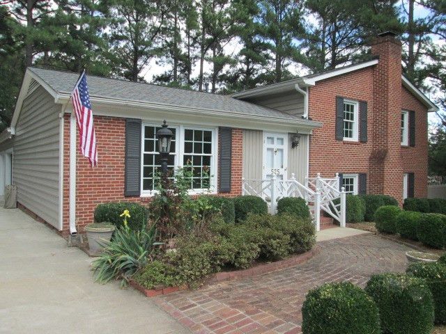 525 Emerson Dr, Raleigh, NC 27609