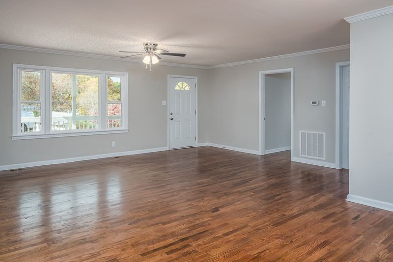 525 Forrest Dr, Hillsborough, NC 27278