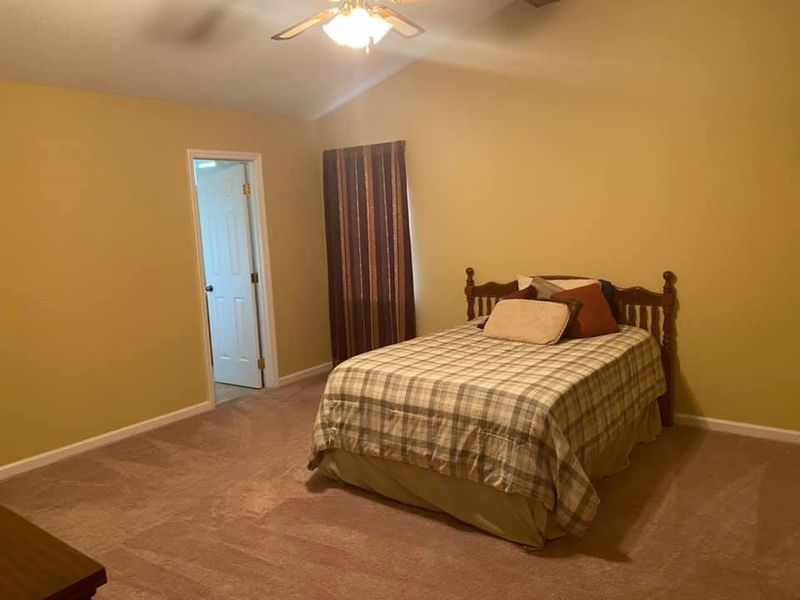 525 Hillcrest Dr, Garner, NC 27529
