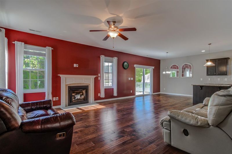 525 Mccarthy Dr, Clayton, NC 27527