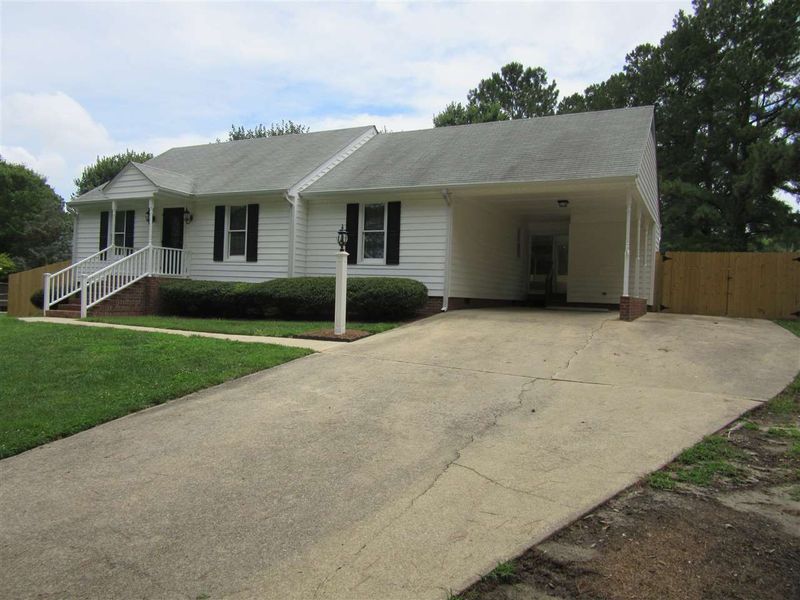 525 Somerset Dr, Zebulon, NC 27597