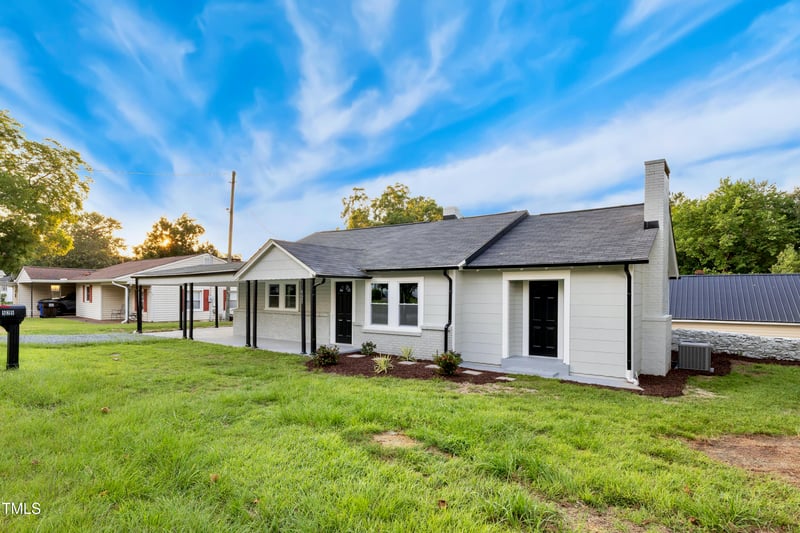 525 Stewart St, Coats, NC 27521