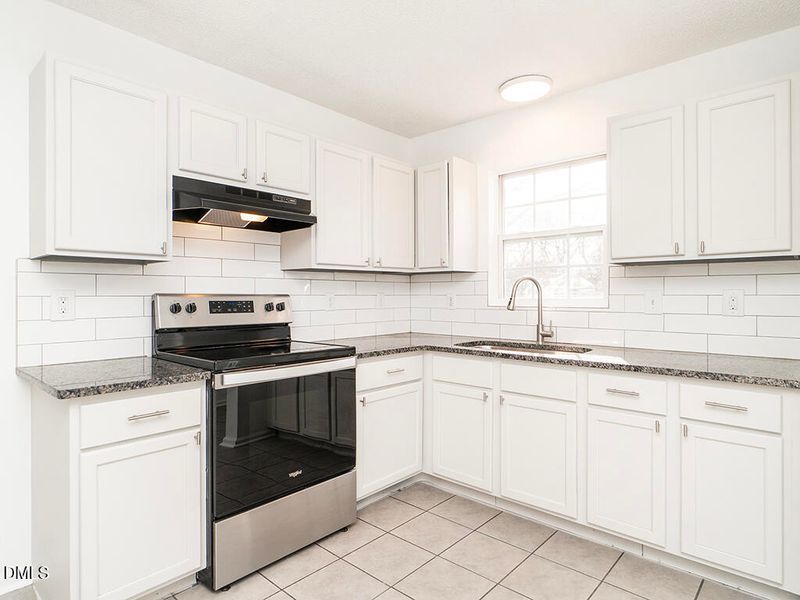 525 Texas Ave, Burlington, NC 27217