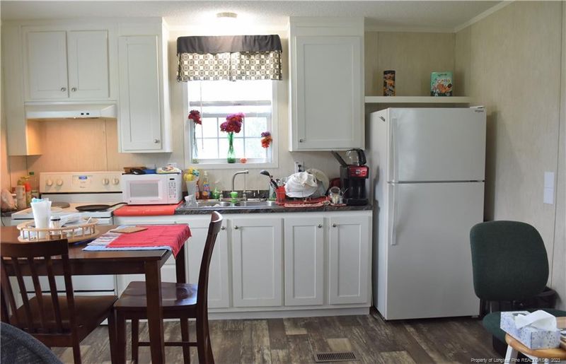 526 Christmas Tree Rd, Dunn, NC 28334