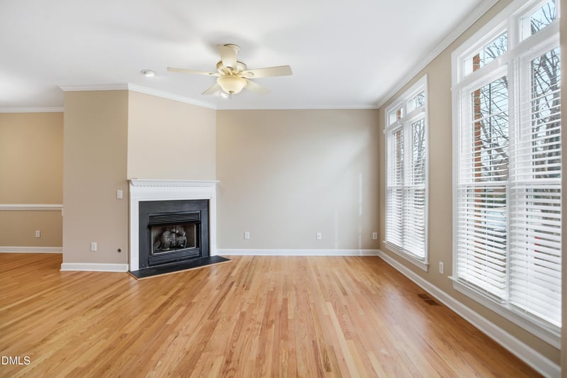 526 Copperline Dr, Chapel Hill, NC 27516