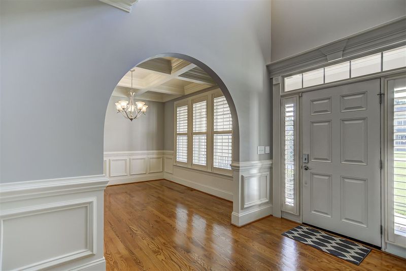 526 Crestdale Dr, Clayton, NC 27520