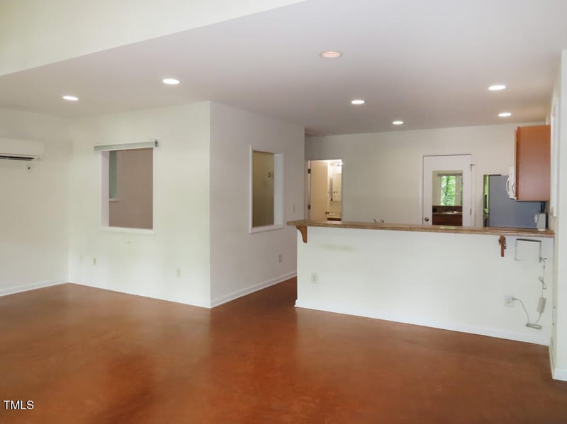526 Dogwood Dr, Chapel Hill, NC 27516