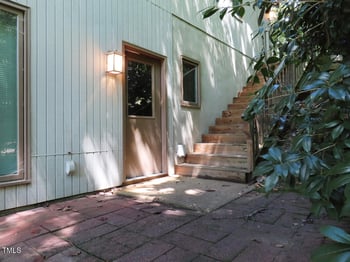 526 Dogwood Dr, Chapel Hill, NC 27516