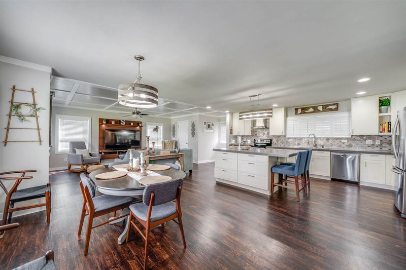 526 Hilltop Dr, Raleigh, NC 27610