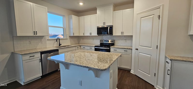 526 John Stark Dr, Fuquay Varina, NC 27526