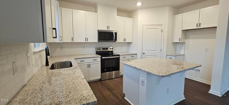 526 John Stark Dr, Fuquay Varina, NC 27526