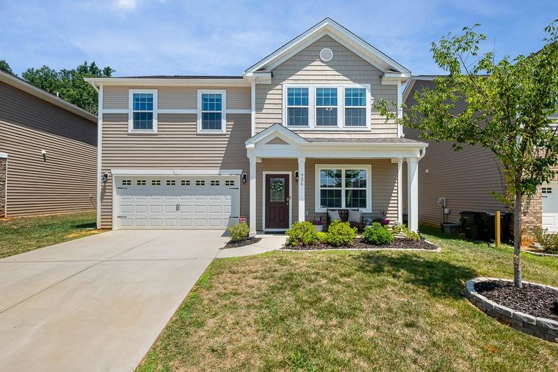 526 Spaulding St, Burlington, NC 27215