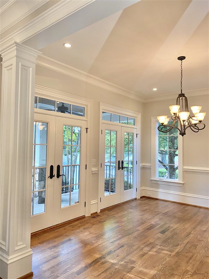 526 Wayne Dr, Raleigh, NC 27608