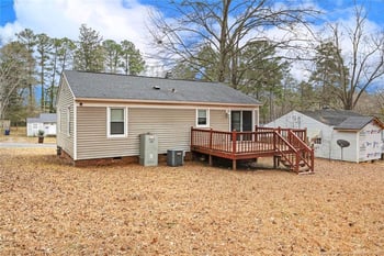 526 Weatherspoon St, Sanford, NC 27330