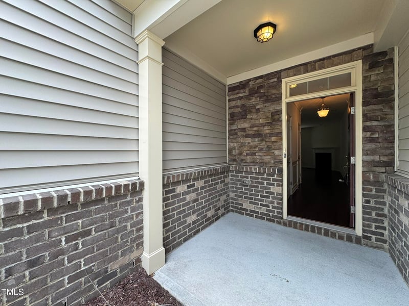 526 Whitworth Ln, Morrisville, NC 27560