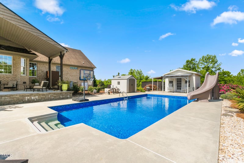 5260 Sartin Rd, Burlington, NC 27217
