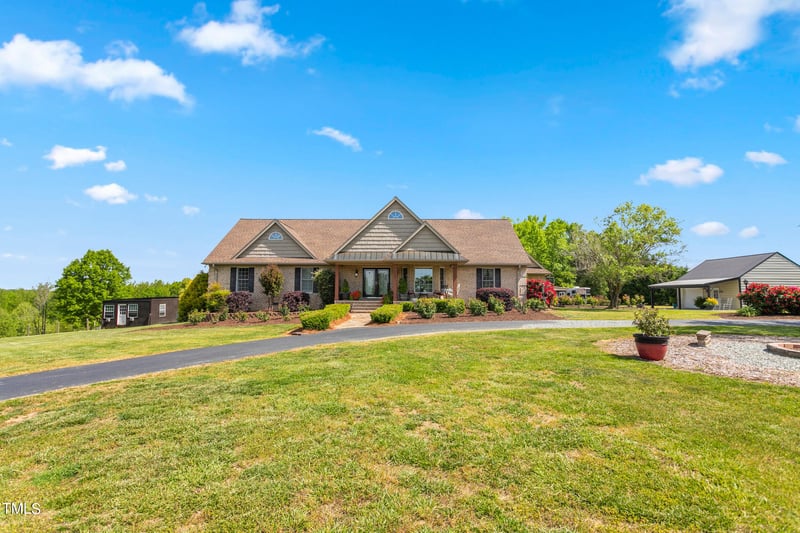 5260 Sartin Rd, Burlington, NC 27217