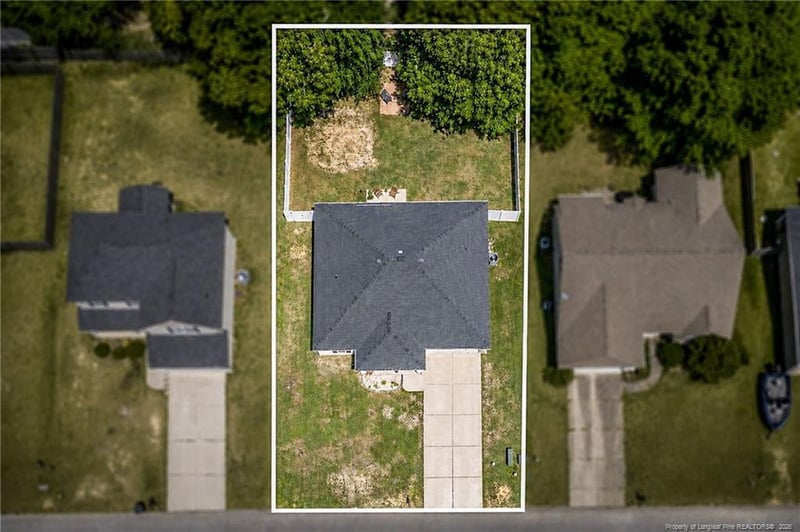 5264 Goshawk Dr, Hope Mills, NC 28348