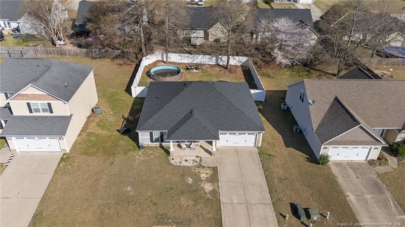 5264 Goshawk Dr, Hope Mills, NC 28348