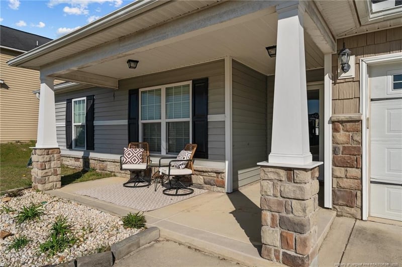 5264 Goshawk Dr, Hope Mills, NC 28348