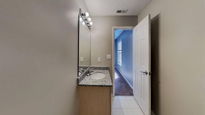 5266 Eagle Trace Dr, Raleigh, NC 27604