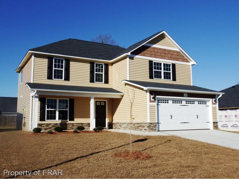5268 Goshawk Dr, Hope Mills, NC 28348