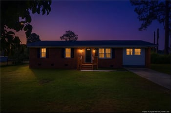 5269 Parkton Rd, Hope Mills, NC 28348