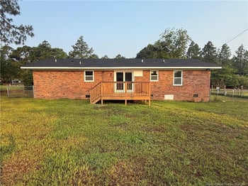 5269 Parkton Rd, Hope Mills, NC 28348