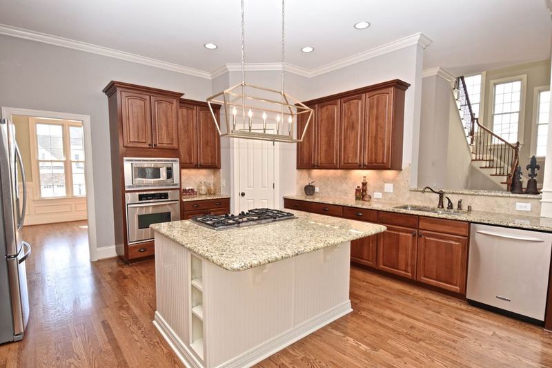 527 Buxton Grant Dr, Cary, NC 27519