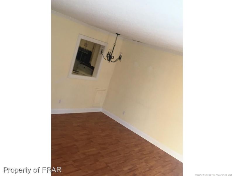 527 W Chisholm St, Sanford, NC 27330
