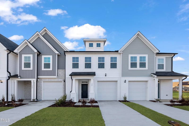 527 Eversden Dr, Zebulon, NC 27597
