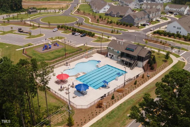 527 Eversden Dr, Zebulon, NC 27597